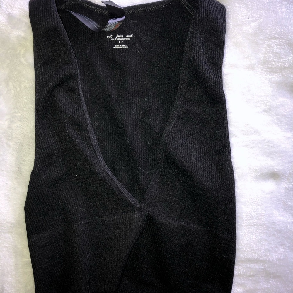 Black UO hailey seamless plunge crop top